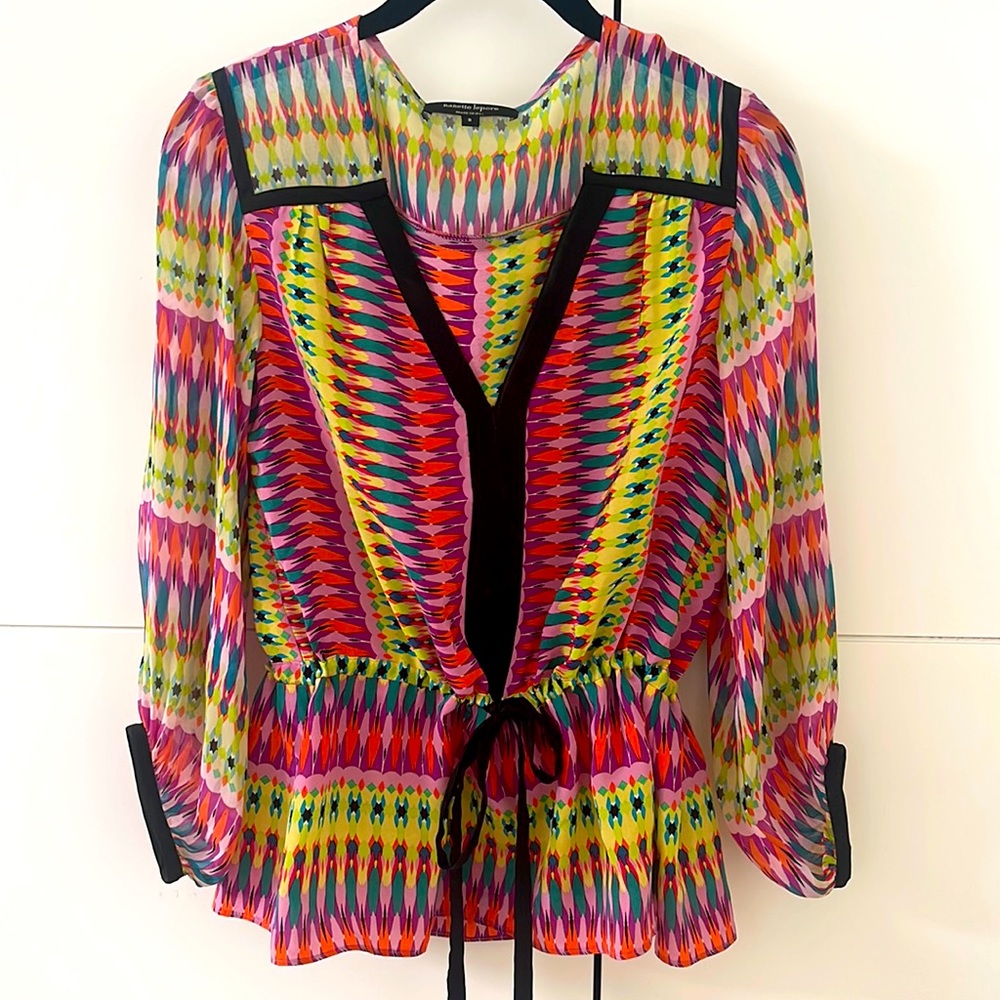 Nanette Lenore blouse multi color with drawstring waist.v neck. Sheer sleeves